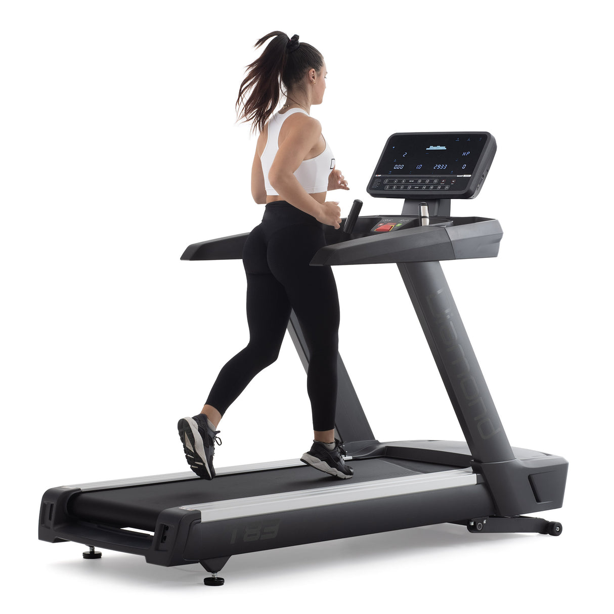 T-83 tapis roulant 5,0-7,0 Hp AC 25 Km/h - 600 x 1620 mm prelubrificato - Inclinazione 15%- fascia polar +ingresso MP3+USBper ricarica + Bluetooth per apps Zwift, Kinomap e Anyrun - Linea Diamond professional Cod. T85