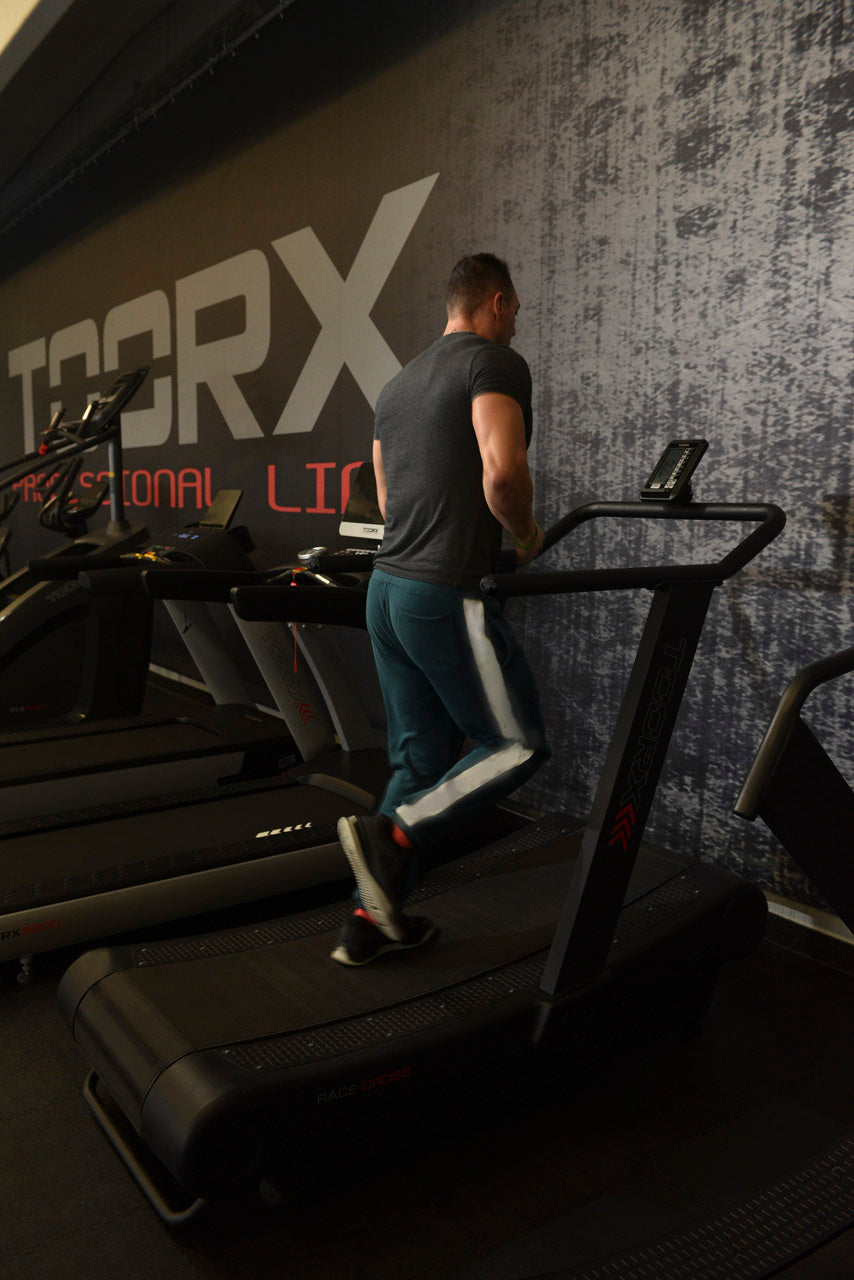 Treadmill Tapis Roulant Curvo Race Cross Toorx - Utente 180 Kg - Piano Corsa Curvo 45 x 162 cm - Tappeto Elettrico Palestra