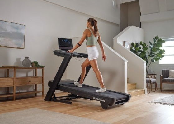 Promo COMMERCIAL LE con App Ifit integrata - TAPIS ROULANT NORDICTRACK piano corsa 152 x 55 cm - peso max utente 182 kg COD. NTL13125-INT