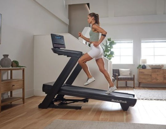 Promo COMMERCIAL LE con App Ifit integrata - TAPIS ROULANT NORDICTRACK piano corsa 152 x 55 cm - peso max utente 182 kg COD. NTL13125-INT