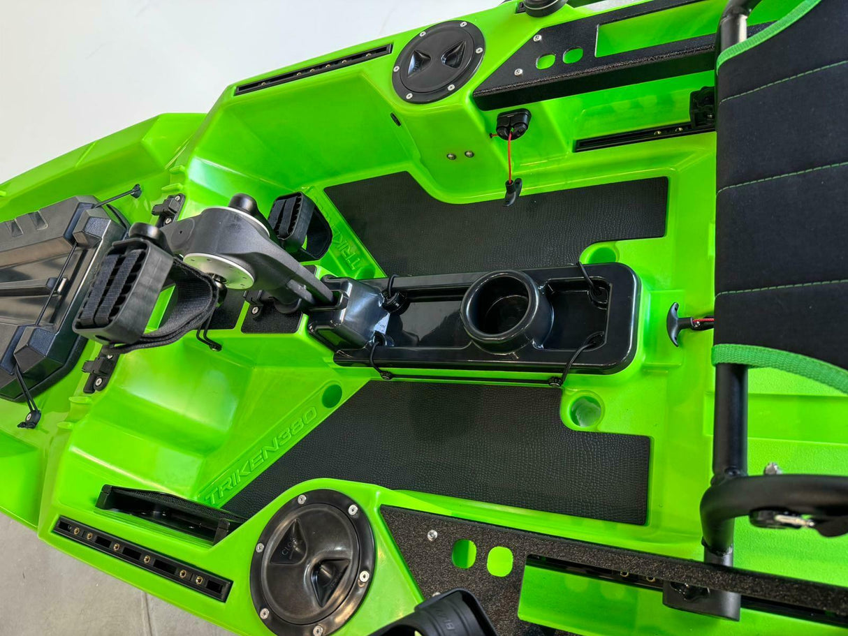 BIG MAMA KAYAK A PEDALI TRIKEN 380 + GARMIN STRIKER VIVID 7CV ECOSCANDAGLIO + TRASDUTTORE + kit braccetto display
