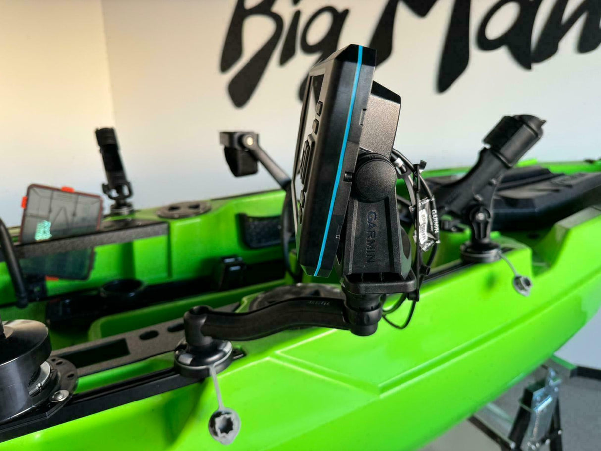 BIG MAMA KAYAK A PEDALI TRIKEN 380 + GARMIN STRIKER VIVID 7SV ECOSCANDAGLIO + TRASDUTTORE + kit braccetto display