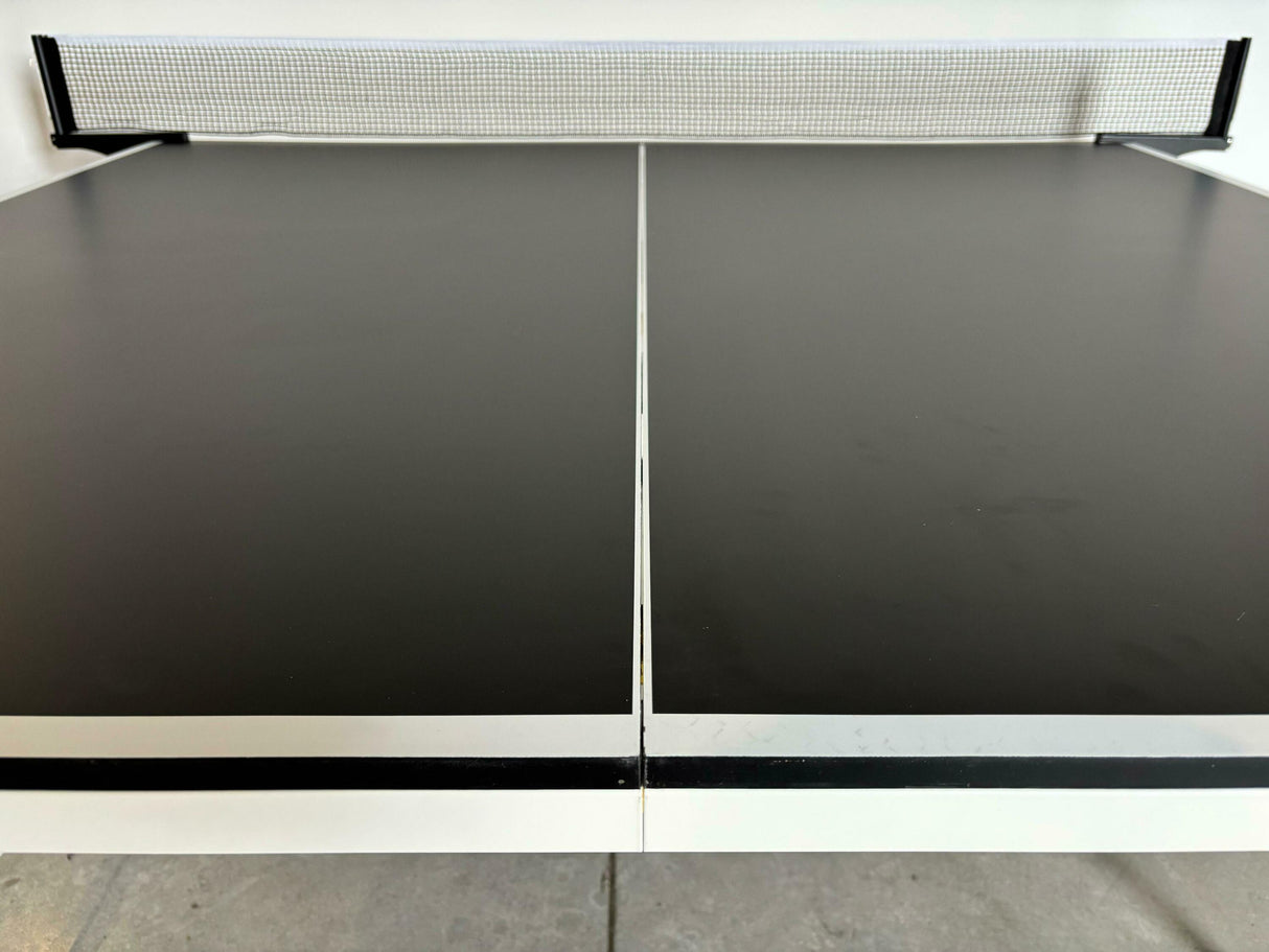 Urban Play Ping pong trasportabile in valigia, da interno, richiudibile con ruote, racchette e palline colore verde