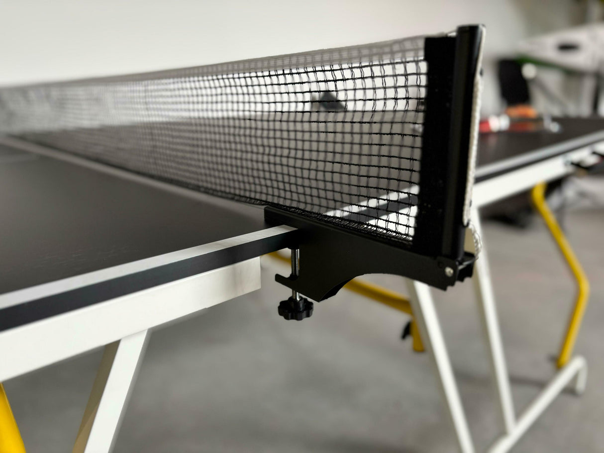 Urban Play Ping pong trasportabile in valigia, da interno, richiudibile con ruote, racchette e palline colore verde