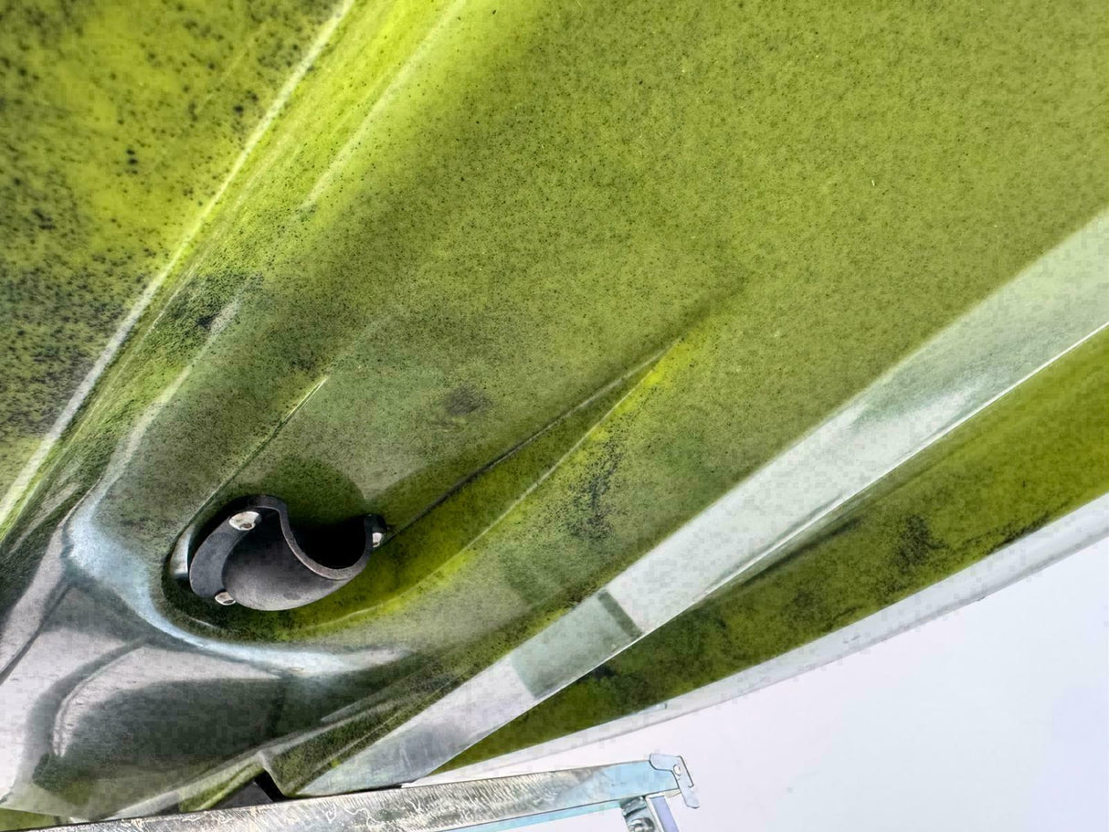 Kayak fishing a Pedali divisibile Big Mama Triken 330 Live S, con ruote e vasca del vivo - SCAFO GRIGIO NERO, gavone VERDE