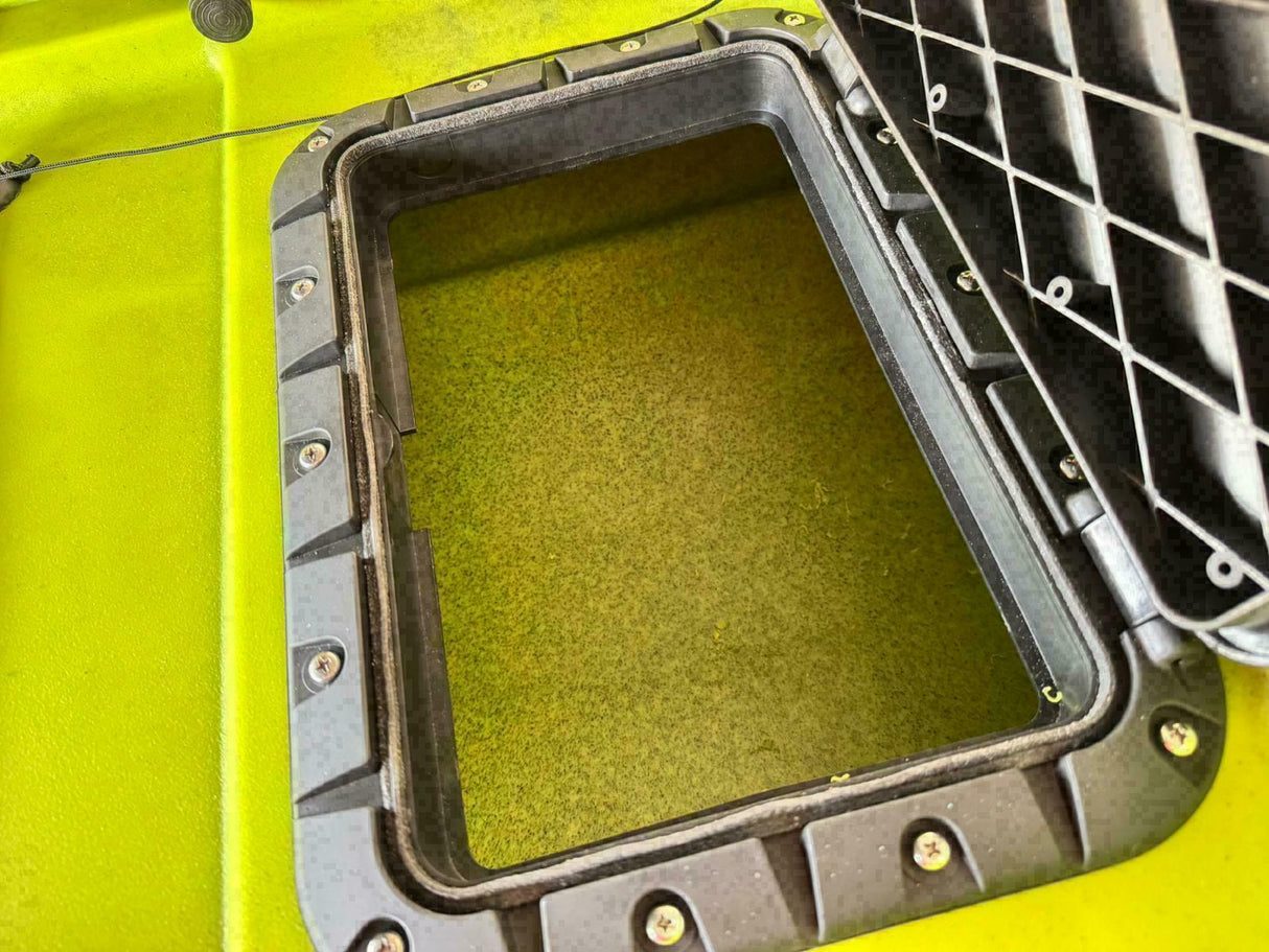 Kayak fishing a Pedali divisibile Big Mama Triken 330 Live S, con ruote e vasca del vivo - SCAFO GRIGIO NERO, gavone VERDE