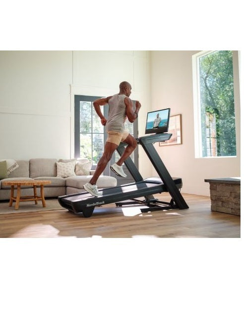 promo Tapis Roulant NordicTrack Commercial 2450 cod.NTL19125-INT peso max utente 182 kg - piano corsa 152 x 55 cm - velocità 22 km/h