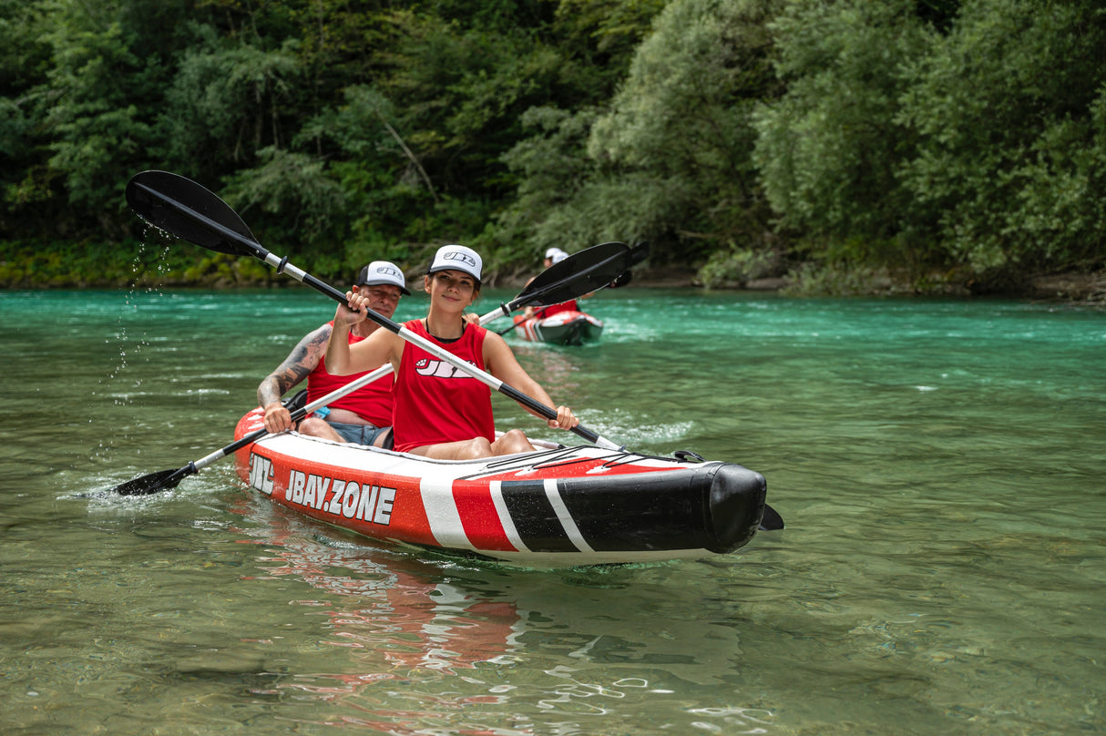 V-shape Duo Kayak - JBAY.ZONE Lunghezza 426cm + Seduta Semi-Rigida + Pagaia in Alluminio + Zaino Trasporto + Pompa + Kit Riparazioni + Valvola Scarico Rapido Linea Jbay.zone - TIMESPORT24