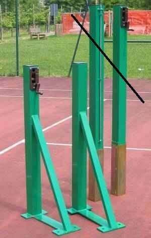 At 1562 Pali Da Tennis Sezione Quadra Mm 80 X X80 Da Avvitare A Pavimento - TIMESPORT24